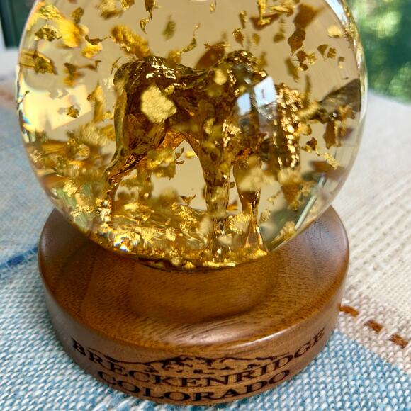 Vintage Golden Rain Snow Globe with 24K Gold Flakes and Elk Figurine - Picture 5 of 12